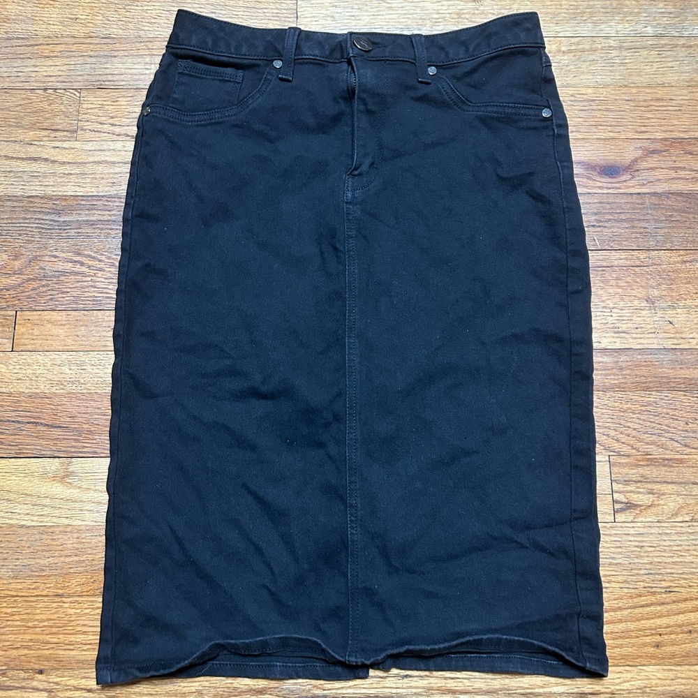 1822 Denim Black Pencil Skirt